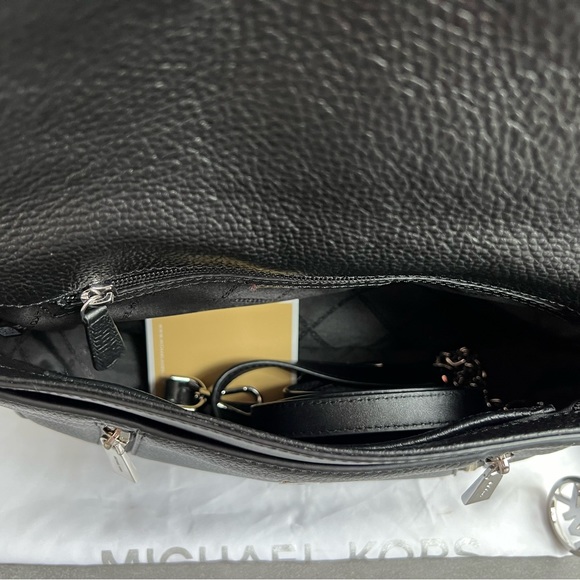 Michael Kors Evie Medium Pebbled Leather Shoulder Bag - Picture 3 of 3